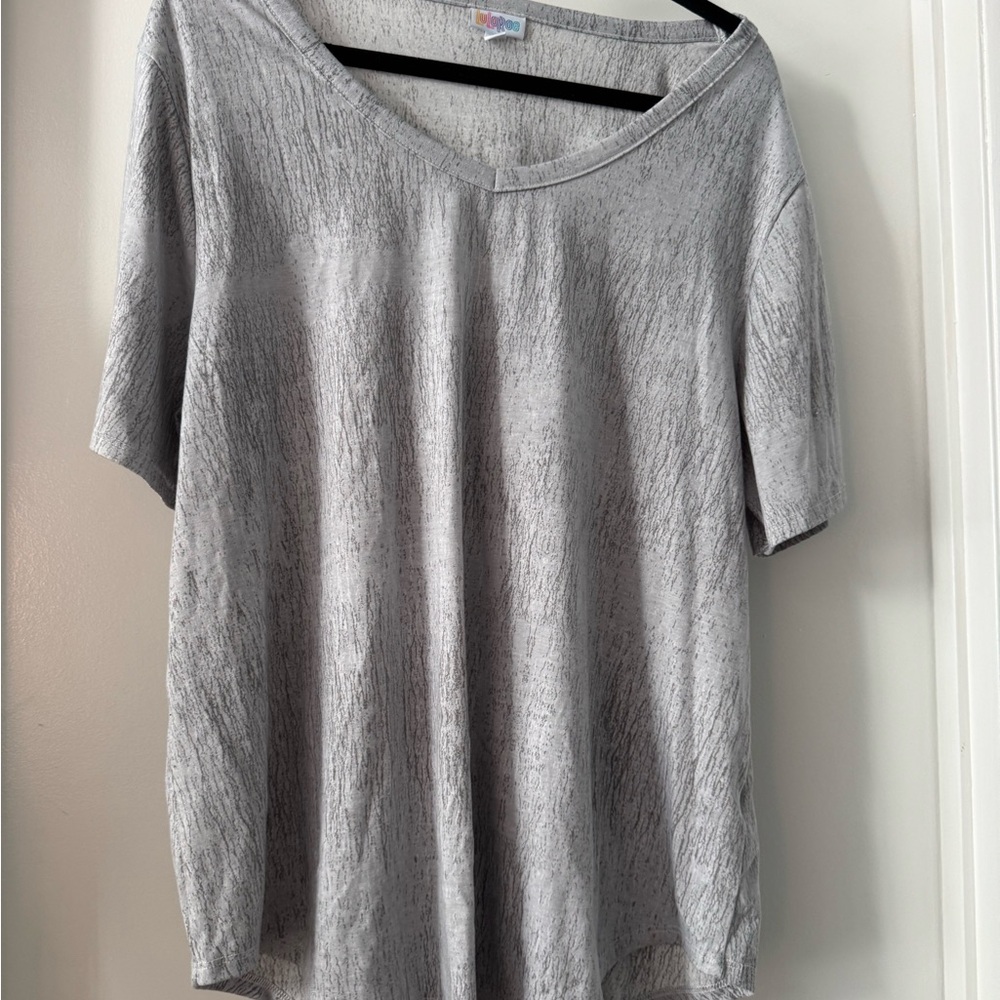LuLaRoe Iris Gray Short Sleeve Top